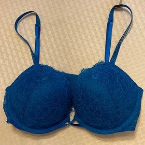 Bombshell push up size 36 b